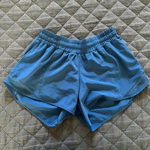 Lululemon hotty hot shorts size 6